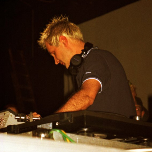 
                                            img-DJ Loutka-4
                    