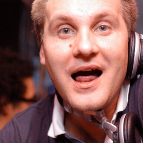 
                                            img-DJ Loutka-155
                    